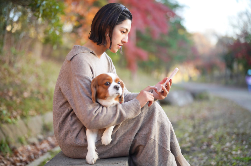 犬と女性